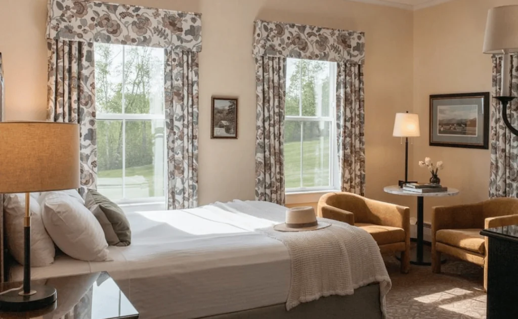 Classic Queen Standard Room at the Mountain View Grand Resort and Spa