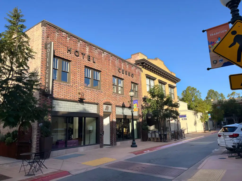 Exterior shot of Hotel Cerro in San Luis Obispo, California