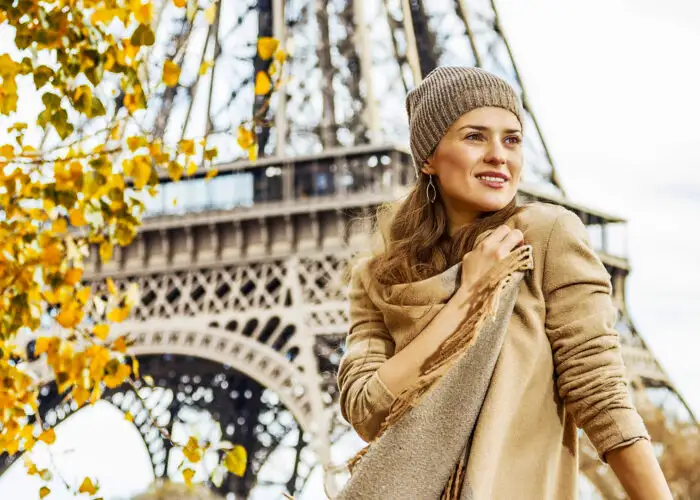 woman tourist in paris autumn